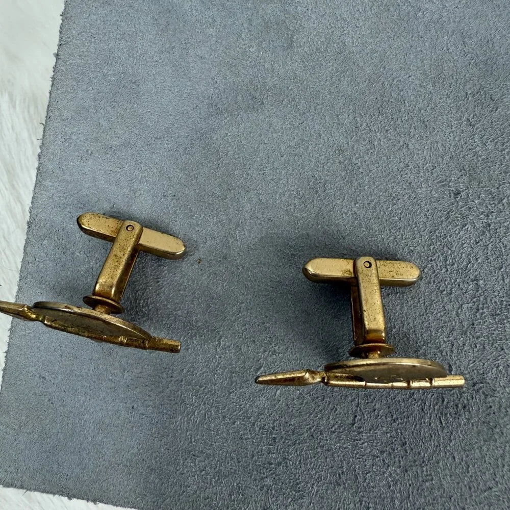 Vintage Men's VIKING Shield & Spear Weapon CUFFLINK Hickok Costume Jewelry USA
